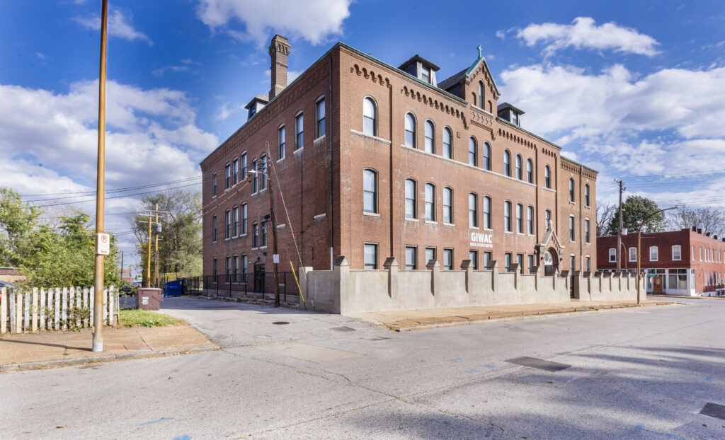1435 Mallinckrodt St001