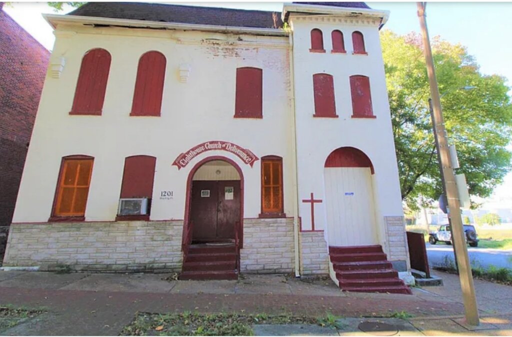 1201 Mackay Place east elevation
